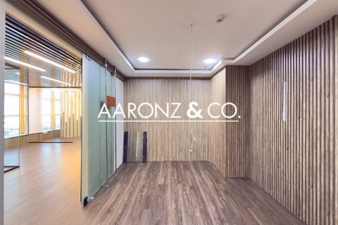 Bureau à Sheikh Zayed Road, Dubai, 102 m², № 78496 - photo 12