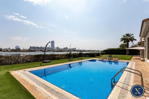 Villa in Palm Jumeirah, Dubai 6 bedrooms, 650 sq.m. № 46260 - photo 2