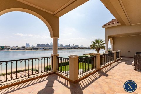 Villa in Palm Jumeirah, Dubai 6 bedrooms, 650 sq.m. № 46260 - photo 21