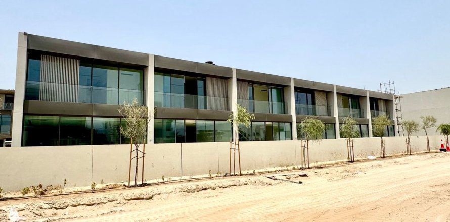 Townhouse in Dubai 3 bedrooms, 168 sq.m. № 49277