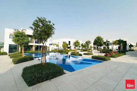 Townhouse in Dubai 3 bedrooms, 121.2 sq.m. № 58885 - photo 1