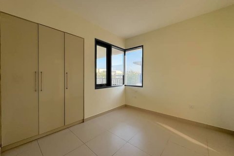 Снять в аренду таунхаус в Дубай Хилс Эстейт, Дубай: 5 спален, 251м², № 57620 - фото 3