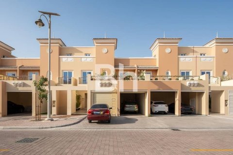 Adosado en Dubai Sports City, Dubai, 4 dormitorios, 332 m², № 57617 - foto 2