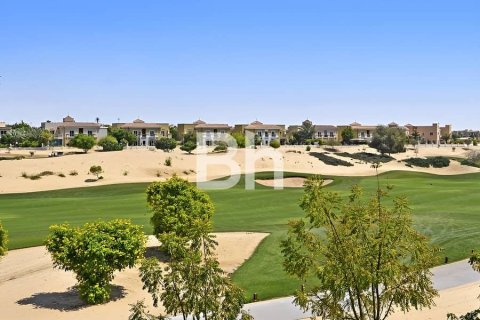 Adosado en Dubai Sports City, Dubai, 4 dormitorios, 332 m², № 57617 - foto 3