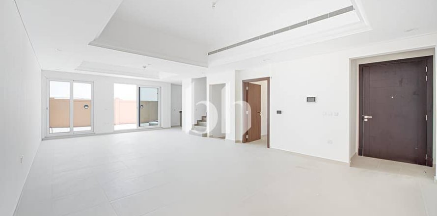 Adosado en Dubai Sports City, Dubai, 4 dormitorios, 332 m², № 57617