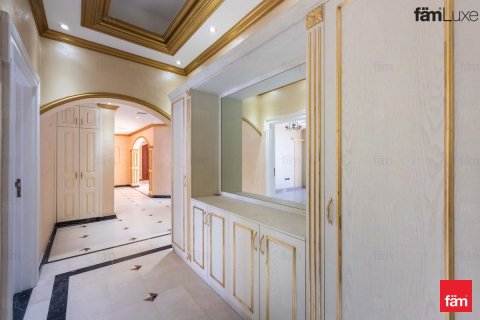 Villa in Al Barsha, Dubai 6 bedrooms, 1412.1 sq.m. № 110176 - photo 9