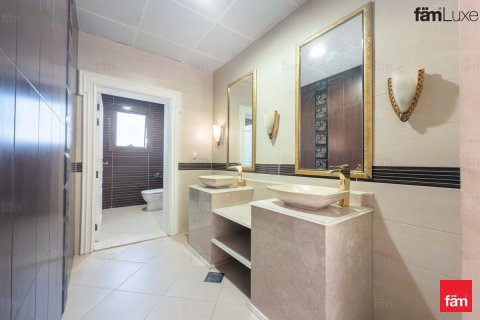 Villa in Al Barsha, Dubai 6 bedrooms, 1412.1 sq.m. № 110176 - photo 11