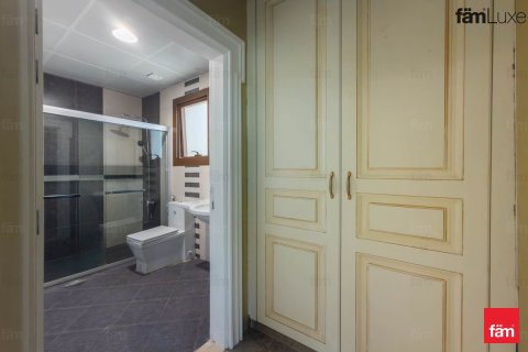 Villa in Al Barsha, Dubai 6 bedrooms, 1412.1 sq.m. № 110176 - photo 8