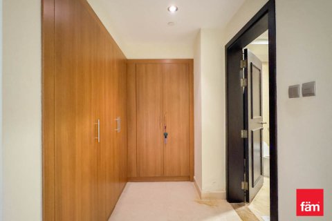 Apartment in Culture Village, Dubai 3 bedrooms, 209.1 sq.m. № 93707 - photo 13