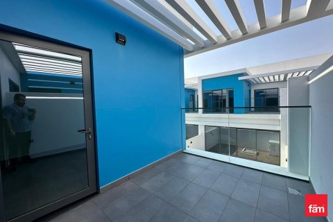 Снять в аренду таунхаус в Дубае: 4 спальни, 144м², № 93709 - фото 17