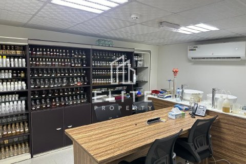 Usine à Al Qusais Industrial Area, Al Qusais, Dubai, 12000 m², № 42244 - photo 1