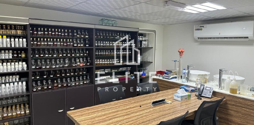 Usine à Al Qusais Industrial Area, Al Qusais, Dubai, 12000 m², № 42244