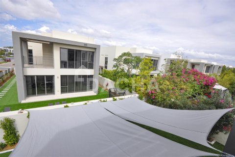 Villa en Dubai Hills Estate, Dubai, 4 dormitorios, 328.2 m², № 6964 - foto 14
