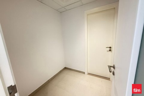 Apartment in Umm Suqeim, Dubai 3 bedrooms, 175.5 sq.m. № 90825 - photo 10