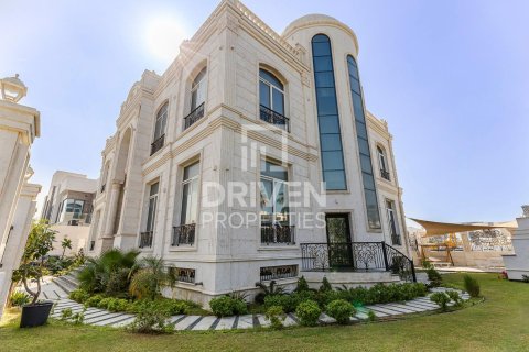 Villa en Pearl Jumeirah, Jumeirah, Dubai, 7 dormitorios, 683 m², № 87242 - foto 1