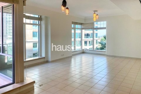 Apartamento en Emaar 6 Towers, Dubai Marina, Dubai, 3 dormitorios, 226 m², № 43675 - foto 2