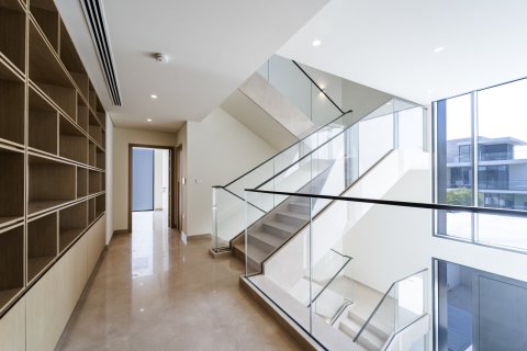 Villa en Dubai, 5 dormitorios, 921 m², № 123861 - foto 17