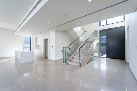 Villa en Dubai, 5 dormitorios, 921 m², № 123861 - foto 4