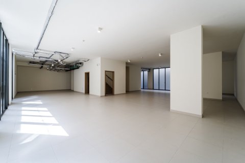 Villa en Dubai, 5 dormitorios, 921 m², № 123861 - foto 30
