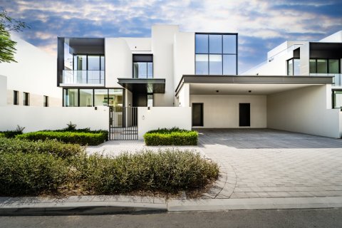 Villa en Dubai, 5 dormitorios, 921 m², № 123861