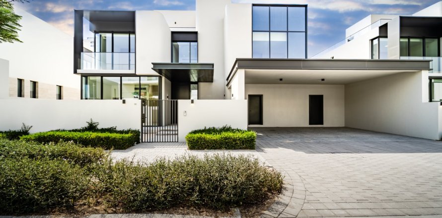 Villa en Dubai, 5 dormitorios, 921 m², № 123861