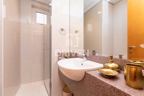 Villa in Nadd Al Sheba, Dubai 4 bedrooms, 469.9 sq.m. № 138874 - photo 11