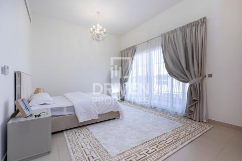 Villa in Nadd Al Sheba, Dubai 4 bedrooms, 469.9 sq.m. № 138874 - photo 12