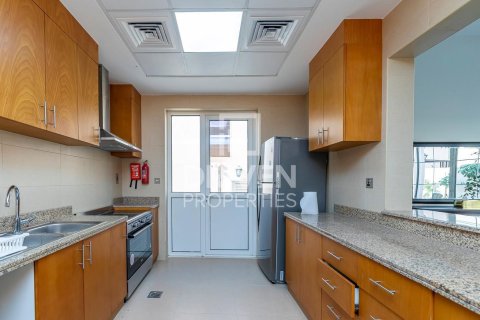 Villa in Nadd Al Sheba, Dubai 4 bedrooms, 469.9 sq.m. № 138874 - photo 9