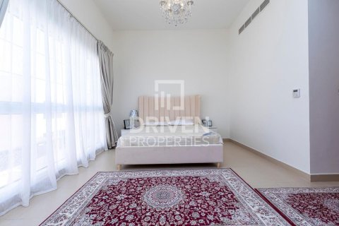Villa in Nadd Al Sheba, Dubai 4 bedrooms, 469.9 sq.m. № 138874 - photo 21