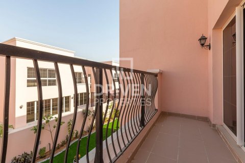 Villa in Nadd Al Sheba, Dubai 4 bedrooms, 469.9 sq.m. № 138874 - photo 23