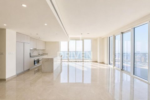Apartment in EMAAR Beachfront, Dubai Harbour, Dubai 4 bedrooms, 286.51 sq.m. № 138875 - photo 4