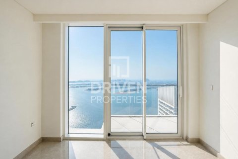 Apartment in EMAAR Beachfront, Dubai Harbour, Dubai 4 bedrooms, 286.51 sq.m. № 138875 - photo 17