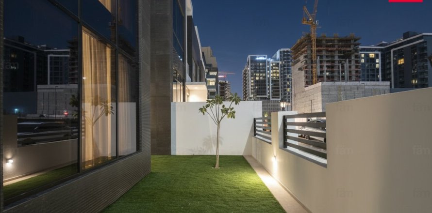 Таунхаус в Дубае, 4 спальни, 201.9м², № 90288