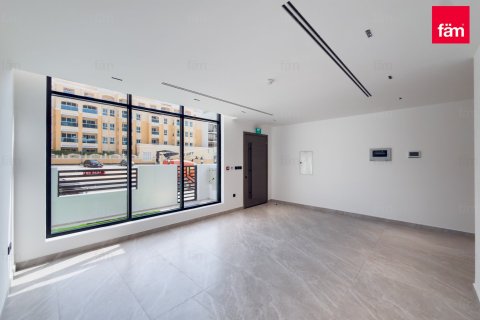 Снять в аренду таунхаус в Дубае: 4 спальни, 201.9м², № 90288 - фото 15