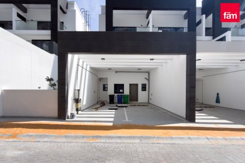 Снять в аренду таунхаус в Дубае: 4 спальни, 201.9м², № 90288 - фото 18