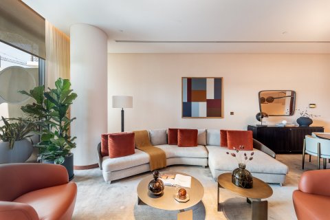 Apartment in Jumeirah, Dubai 4 bedrooms, 516 sq.m. № 120630 - photo 12