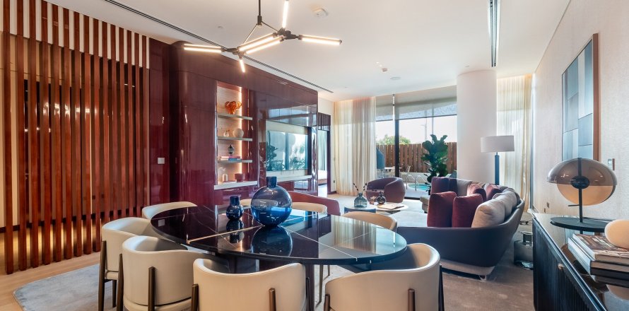 Apartment in Jumeirah, Dubai 4 bedrooms, 516 sq.m. № 120630
