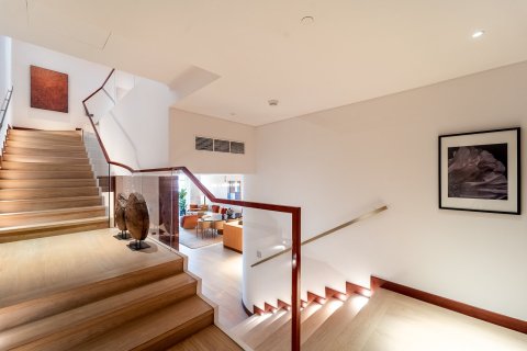 Apartment in Jumeirah, Dubai 4 bedrooms, 516 sq.m. № 120630 - photo 4