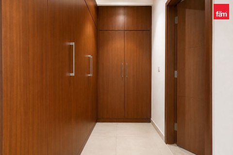 Apartment in The Hills, Dubai 3 bedrooms, 165.8 sq.m. № 119066 - photo 9