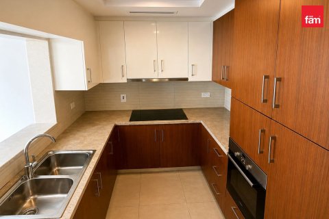 Apartment in The Hills, Dubai 3 bedrooms, 165.8 sq.m. № 119066 - photo 3