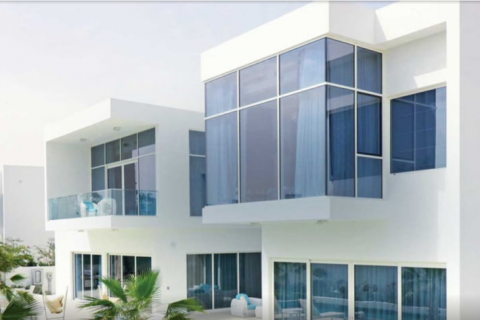 Villa en Dubai, 4 dormitorios, 589 m², № 54736 - foto 1