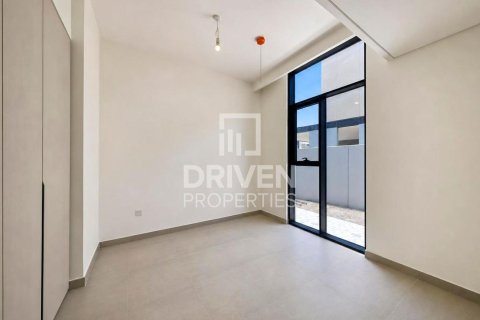 Villa en Mudon, Dubai, 4 dormitorios, 229.01 m², № 125275 - foto 3