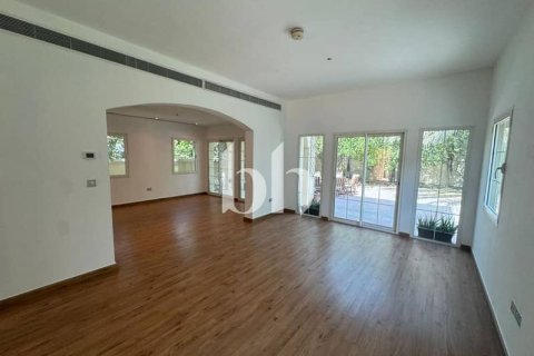 Villa en Jumeirah Village Triangle, Dubai, 2 dormitorios, 708 m², № 57659 - foto 2