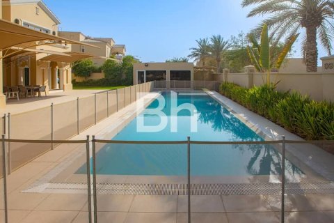 Villa in Arabian Ranches, Dubai 6 bedrooms, 1644 sq.m. № 57658 - photo 28