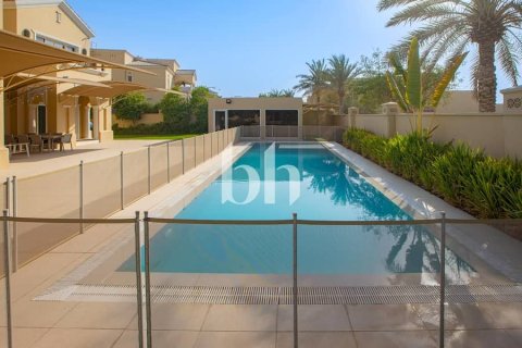 Villa en Arabian Ranches, Dubai, 6 dormitorios, 1644 m², № 57658 - foto 4