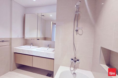 Apartment in Dubai 2 bedrooms, 104.9 sq.m. № 49529 - photo 12