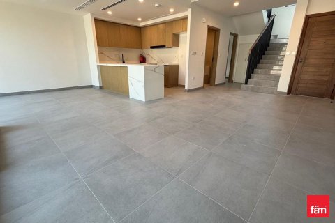 Снять в аренду таунхаус в Дубае: 3 спальни, 161.1м², № 67449 - фото 5