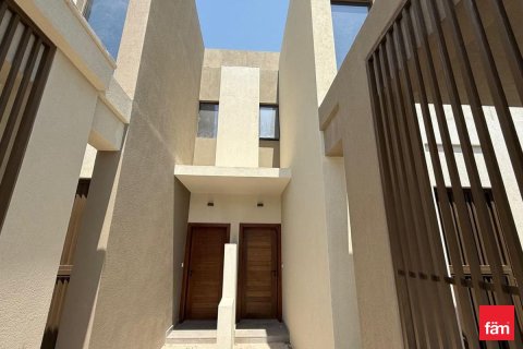 Снять в аренду таунхаус в Дубае: 3 спальни, 161.1м², № 67449 - фото 12