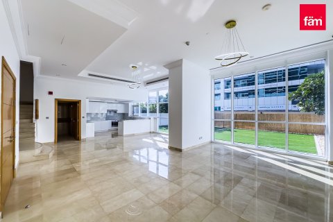 Appartement à Dubai Marina, Dubai, 4 chambres, 275.4 m², № 67447 - photo 1