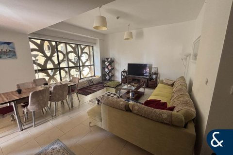 Apartment in Jumeirah Beach Residence, Dubai 2 bedrooms, 121 sq.m. № 76223 - photo 1